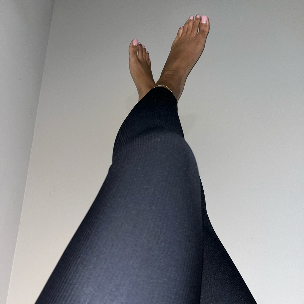 Ribbed compression leggings